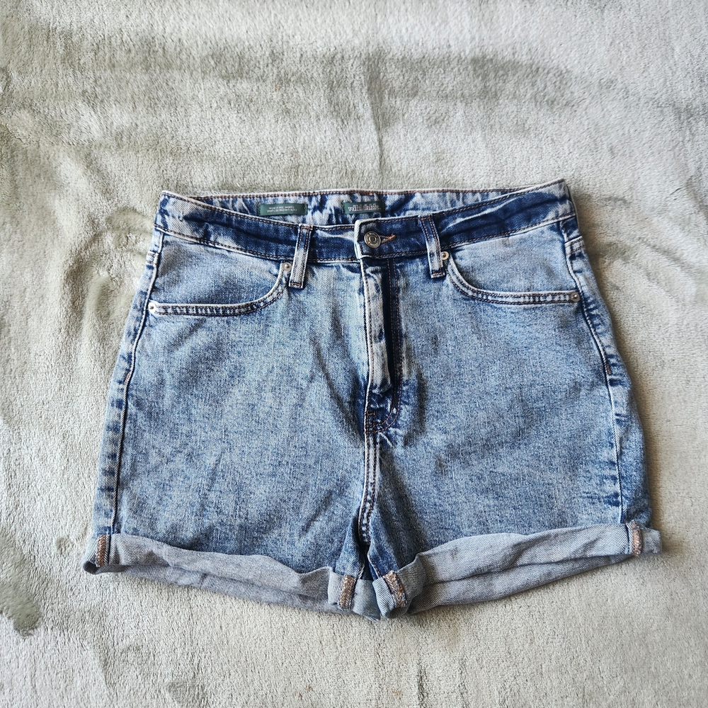 Light Wash Jean Shorts (NWOT)